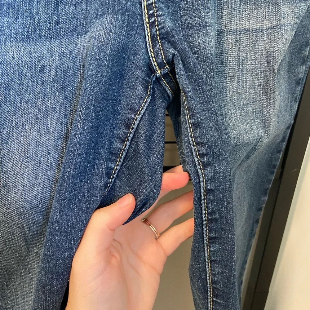 EUC |‎ Levi’s women’s bootcut jeans — size 4